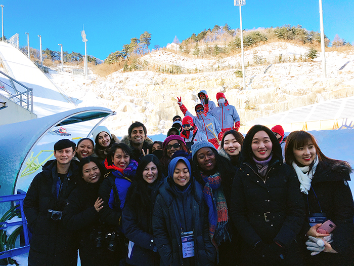  
Korea.net Honorary Reporters in January 2018 pose for a photo in Pyeongchang-gun County, Gangwon-do Province. (Majid Mushtaq) 
